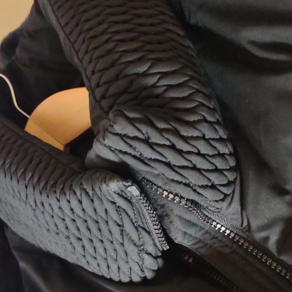 Michael Kors Lady's  Black Puffer Coat w/Quilted Collar - Size Large - Picture 4 of 16